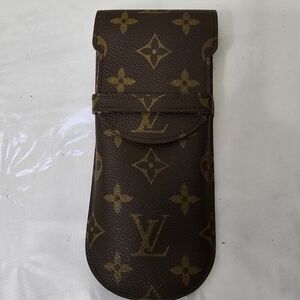 #0010 Louis Vuitton eyeglasses holder